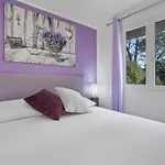 Domaine Du Pin De La Legue Camping *